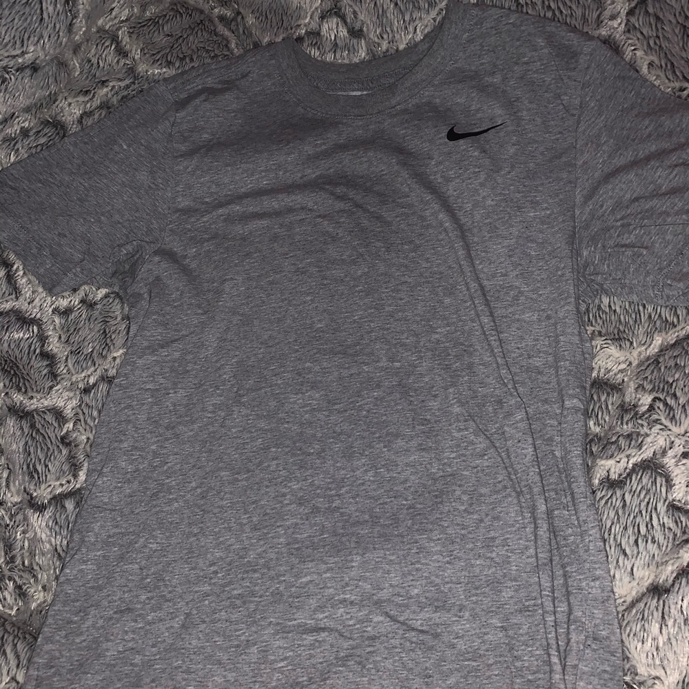 nike t-shirt